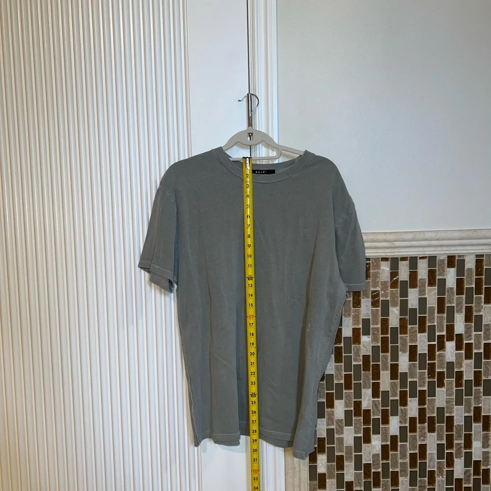 Authentic Men’s Supreme Shirt - Picture 3 of 5